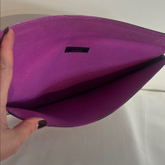 Marc by Marc Jacobs Lips iPad Case - Picture 7 of 14